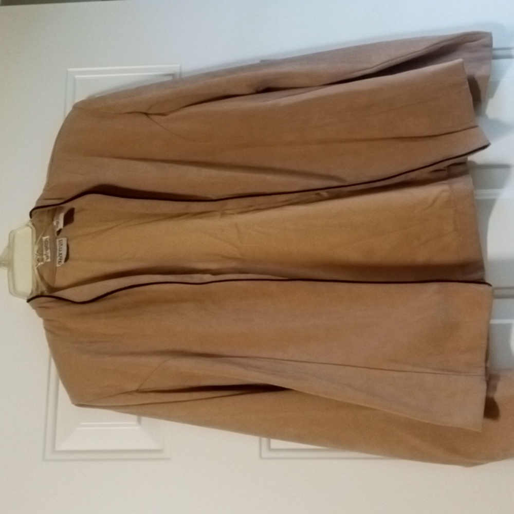 Women's Apparenza Camel Colored Blazer Size Medium Bust 38"